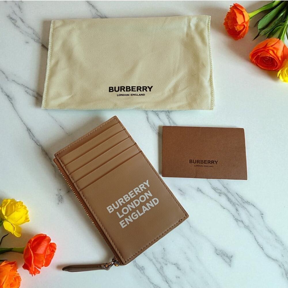 EUC Burberry Alwyn Logo Leather Card /Coin Case & Mini Wallet/Beige & Dust Bag.